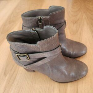 COLE HAAN GRAND OS BROWN BELTED ANKLE BOOTS - SIZE 7B - EUC